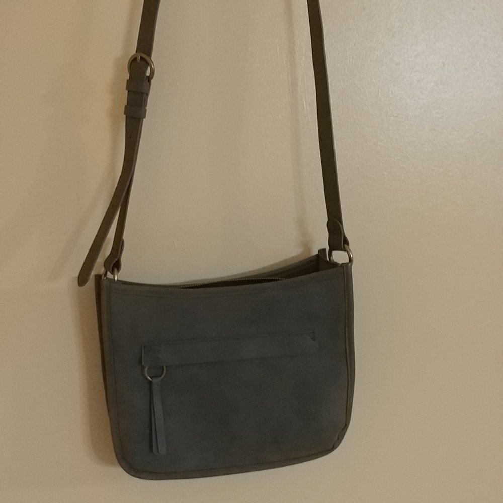 UNIVERSAL THREAD Army Green Shoulder Bag USED ONCE